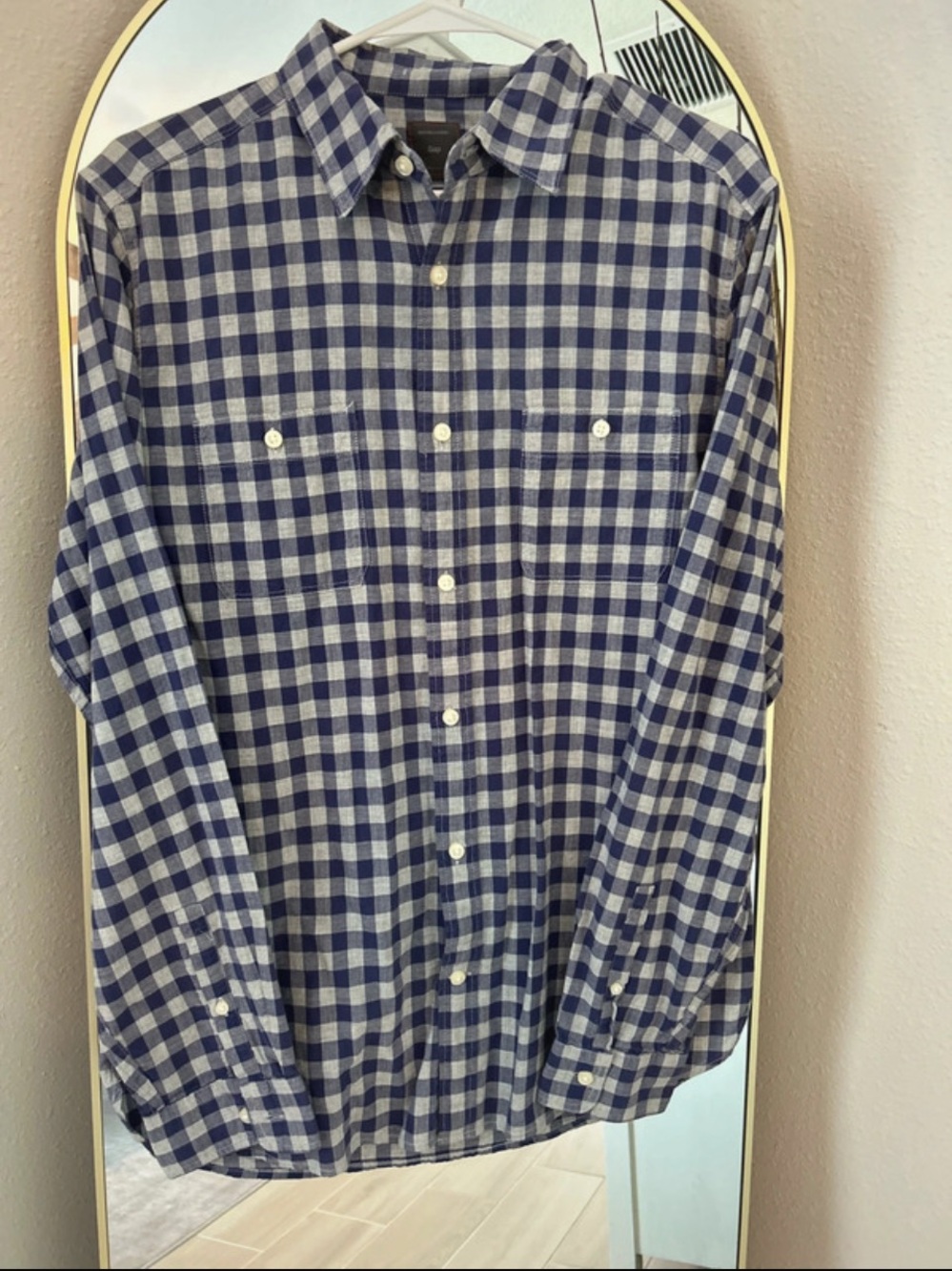 GAP Men's Blue and White Check Button-Up Shirt